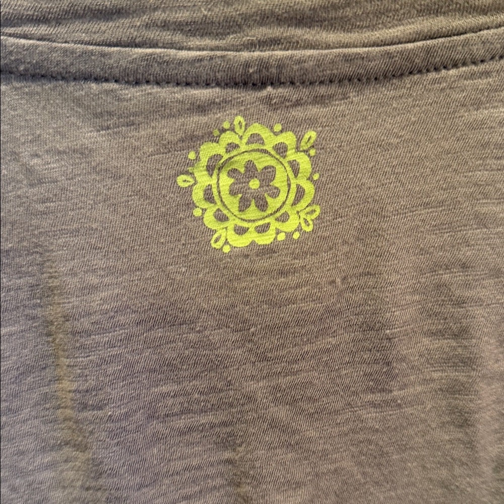 NATURAL LIFE Gray 3/4 Length Sleeve Tee with Camper Graphics - Picture 5 of 5